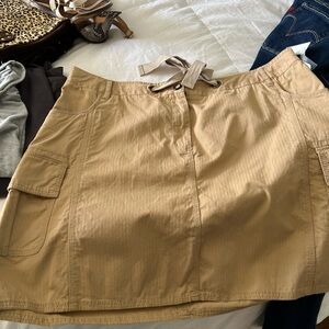Merona low rise cargo skirt. Size 16 NWT Tan 100% cotton